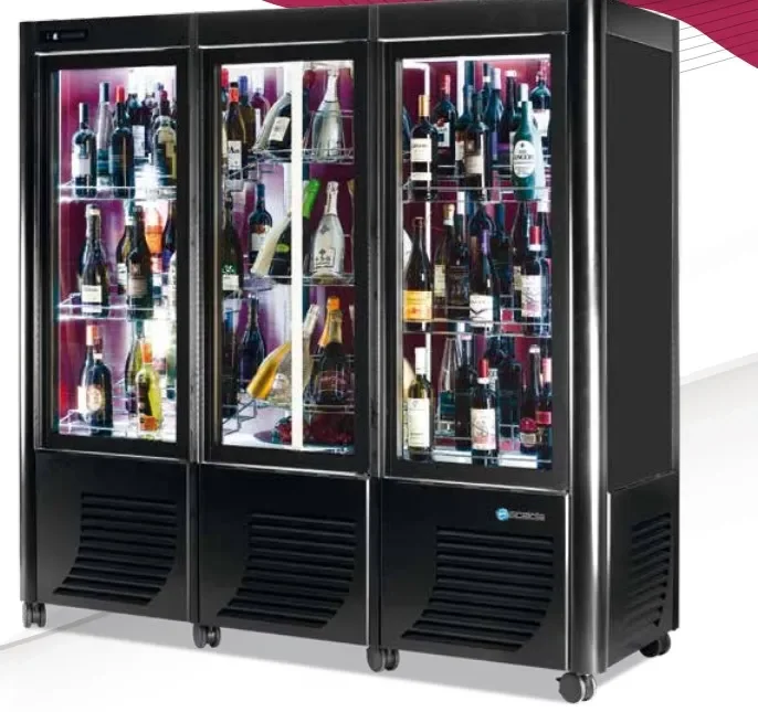 Promotion Saisonnière Cave à vins 3 portes vitrées 3 faces vitrées noire +4/+15 °c - 1830x700x1840 mm